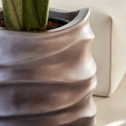 Gradient Lee Partner Planter - Matt Coffee -Greencore Store Gradient Lee Planter Matt Coffee 1 03281b76 364f 4747 9986 447914259e2d